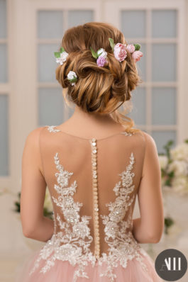 Свадебная прическа собранные волосы с живыми цветами
